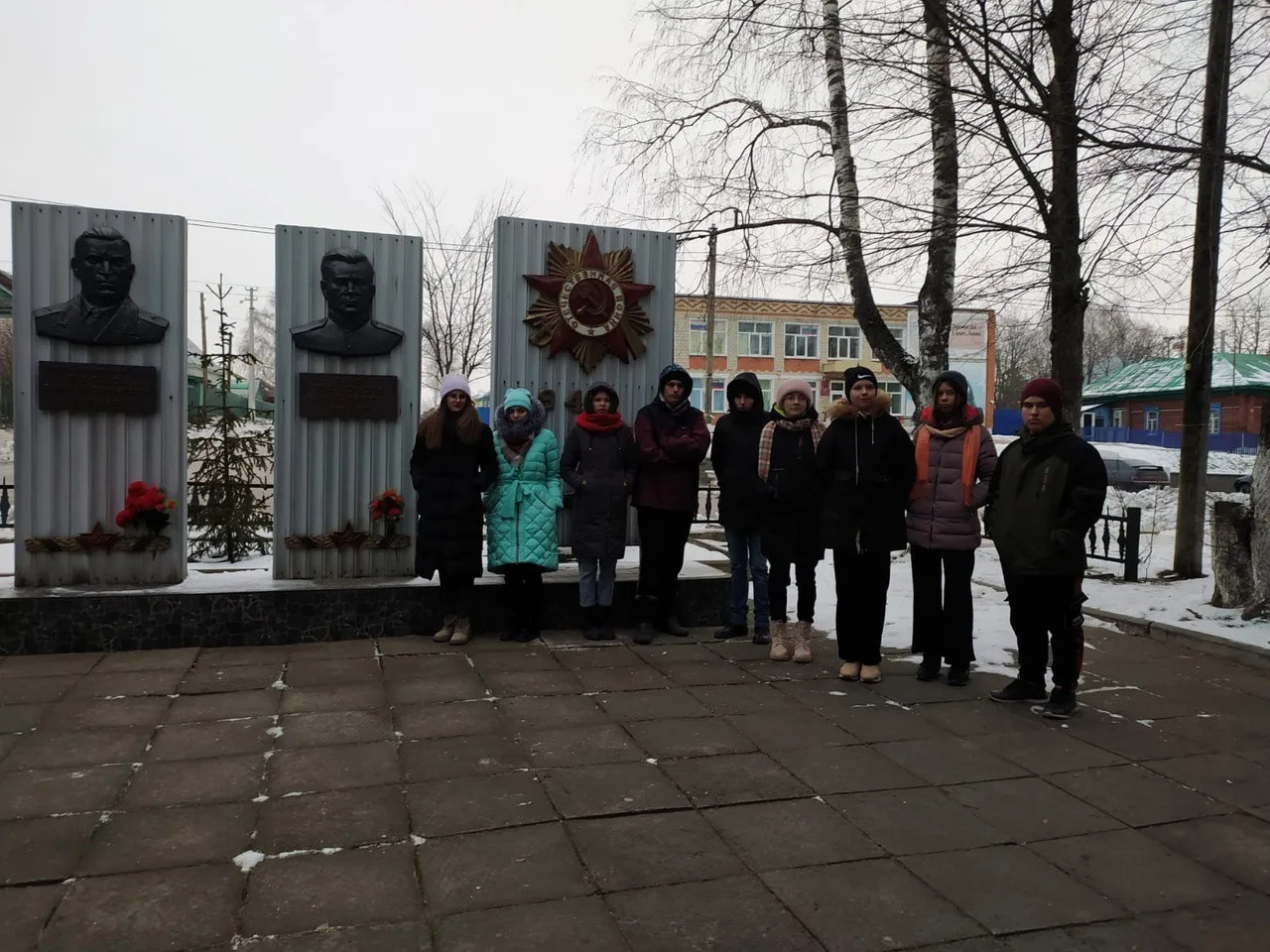 "Гордимся славою героев".